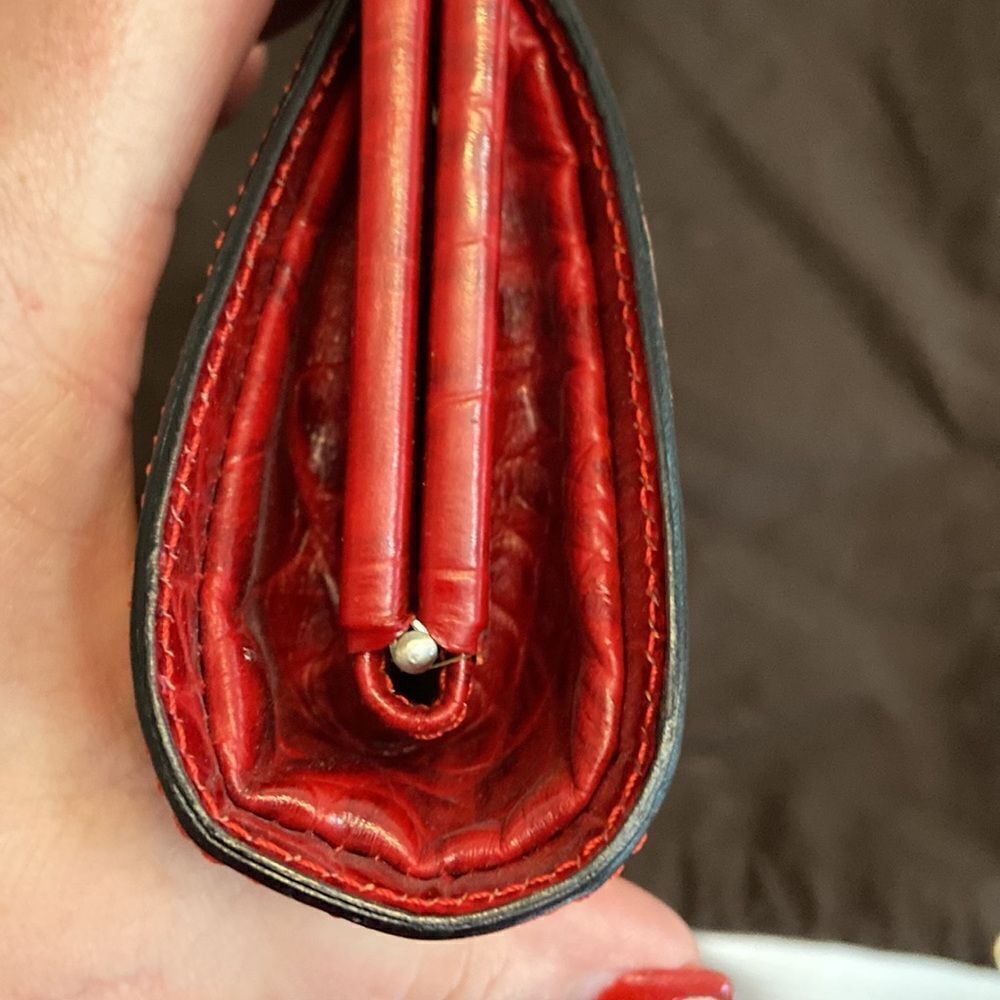 Burberry Vintage clasp wristlet red leather impeccable condition - Picture 7 of 13